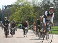Watch 400 Cyclists parade though London wearing Tweed Jackets