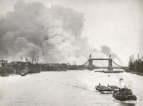 Photos of London’s docks during WW2