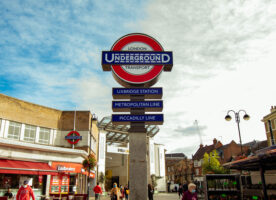 Restoring a heritage London Underground roundel