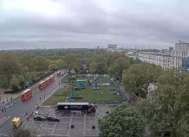 Webcam to watch the Marble Arch mound being built