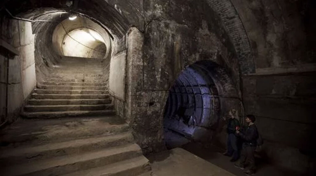 can you visit abandoned tube stations
