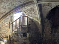Day trip from London – to Winchelsea for cellar tours and Camber Castle