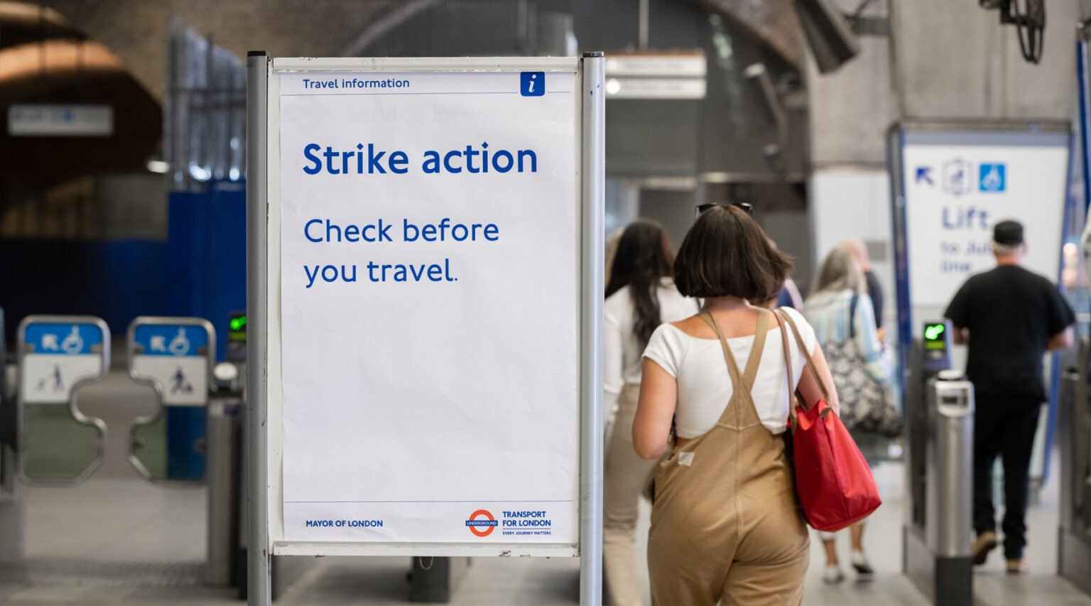 travel to london strikes
