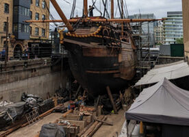 Dry dock tours of the Golden Hinde