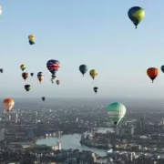 Hot air balloons (may) fly over London this morning